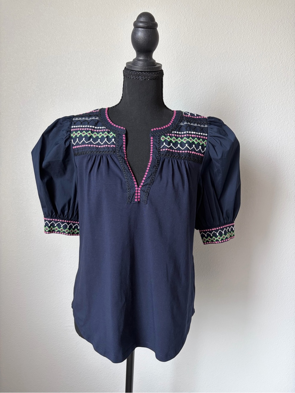 Chico’s Navy Embroidered Puff Sleeve Blouse Medium NWOT